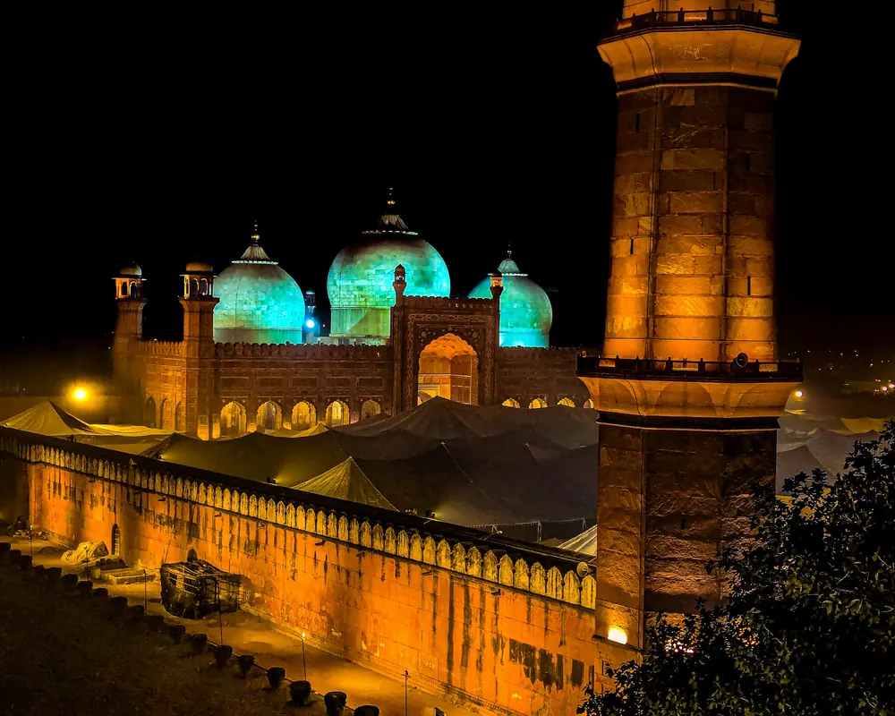 Badshahi Mosque in Lahore, Pakistan, lit up at night