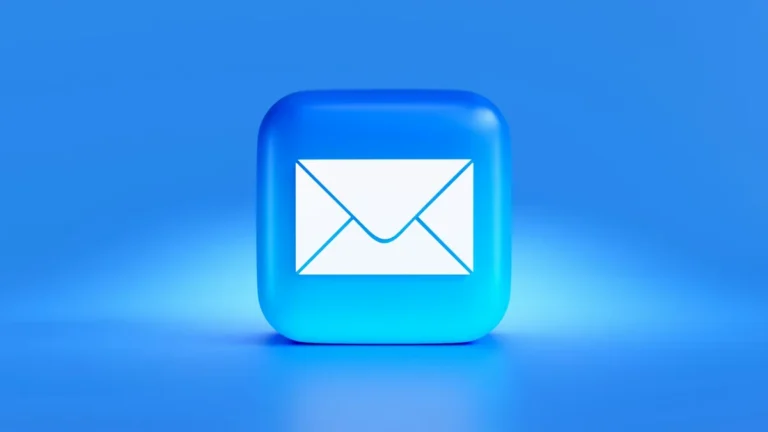Blue email envelope icon, illustrating Shopify email marketing flows